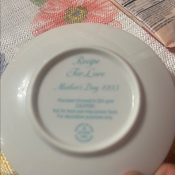 Avon Recipe For Love Mother's Day Collector Plate 1993 22k Trim Gold Porcelain - Picture 2 of 2